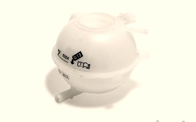 İTHAL Radyatör Yedek Su Deposu – CGPC – Motor – 1.2 TDI – Toledo – 2013 – 2015